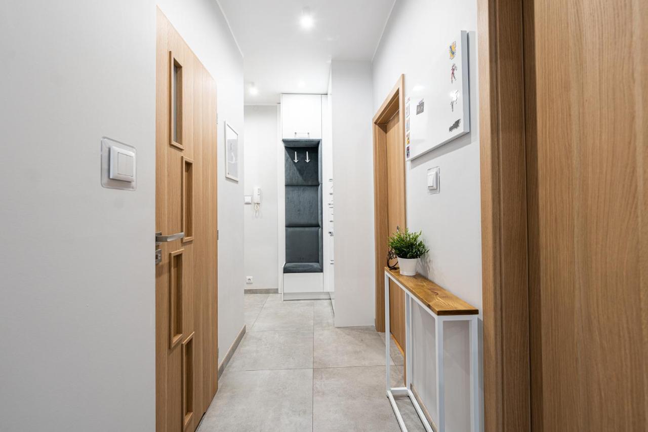 Apartment Bluebird Katowice Near Spodek Mck & City Center Buitenkant foto